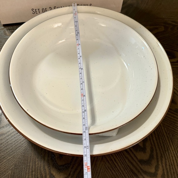 Earthenware Shallow Bowls - Picture 4 of 6